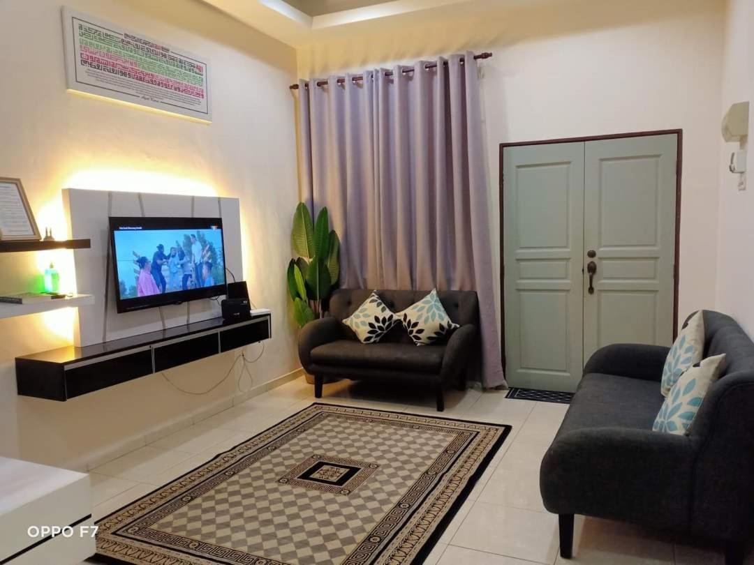 Melissa Homestay Merlimau Buitenkant foto